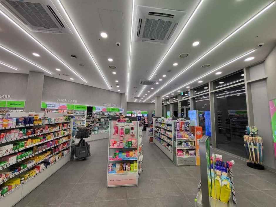 Olive Young - Sangam MBC Branch [Tax Refund Shop] (올리브영 상암MBC점)