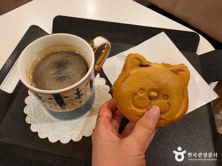 전북_군산_먹방이와 친구들_음식_1.jpg