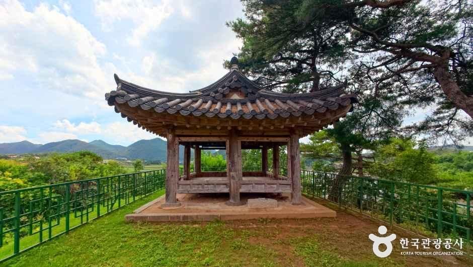槐山孤山亭及び霽月台