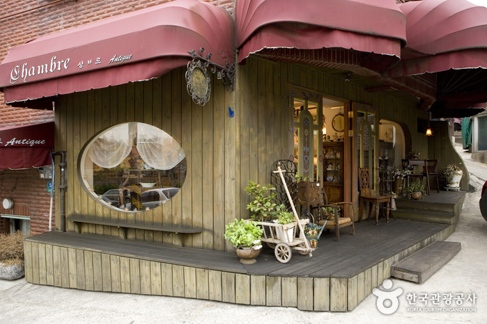 itaewon - chambre antique store