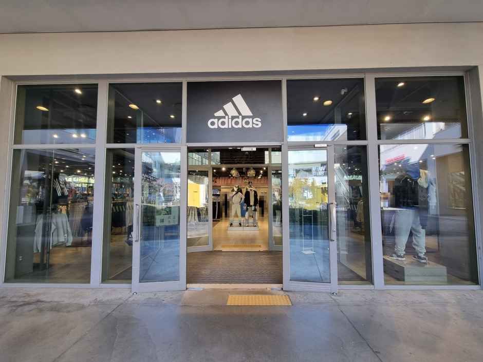 [事後免税店] adidas（アディダス）・ロッテプレミアムアウトレットイチョン（利川）店(아디다스 롯데프리미엄아울렛 이천점)