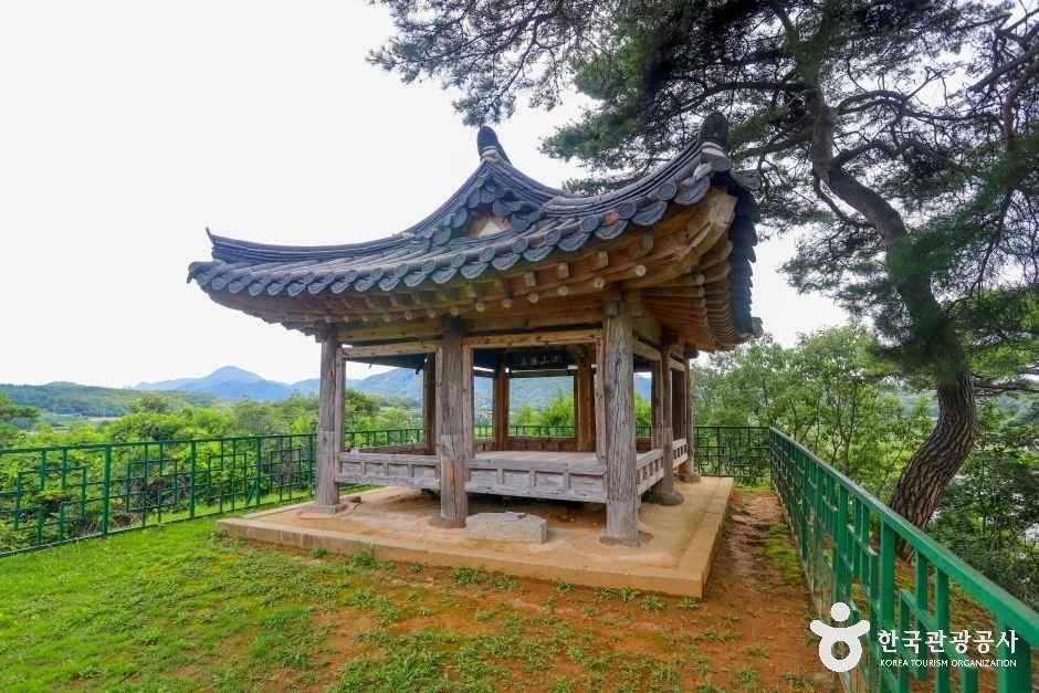 괴산 고산정 및 제월대