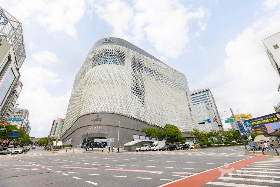 Galleria百货 Time World店