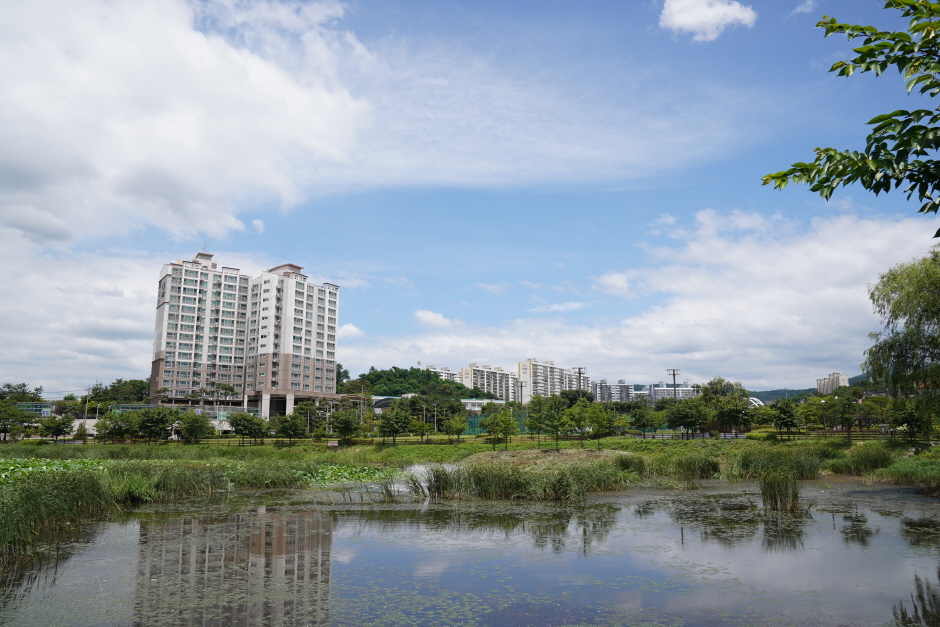 Cheongsu Lake Park
