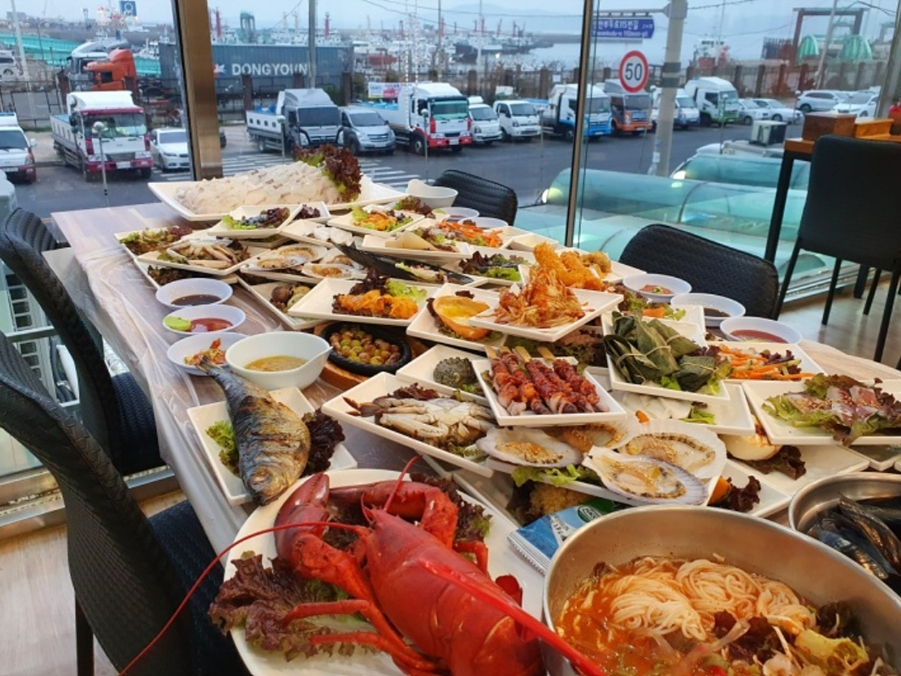 延安码头 木浦新安18号生鱼片店