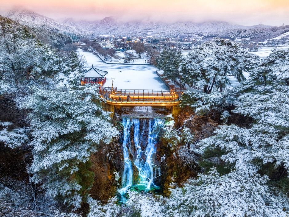 龍湫瀑布ガラス展望台