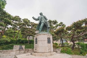 이봉창 의사 동상