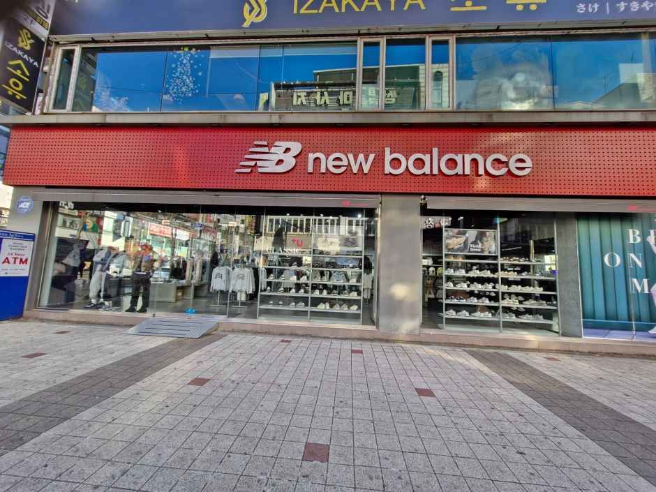 [事後免税店]New Balance（ニューバランス）・シファ（始華）店