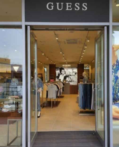 GUESS 롯데프리미엄아울렛 동부산점