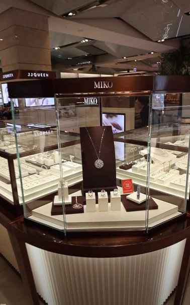 [事後免税店] MIKKO（ミッコ）・現代百貨店アプクジョン（狎鴎亭）本店(미꼬 현대백화점 압구정본점)