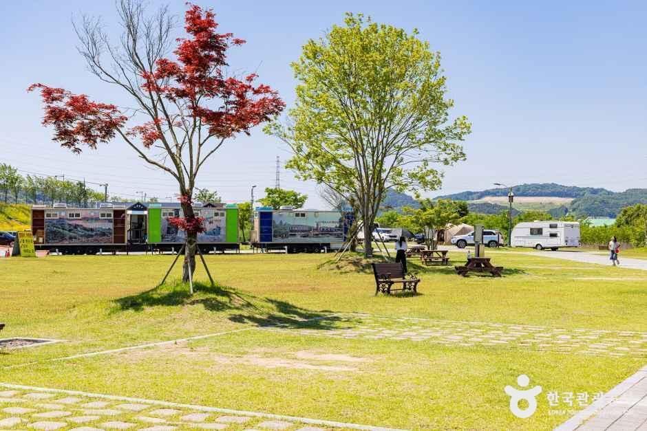 현도오토캠핑장 - 충청북도 청주시 서원구 현도면 양지시목로 467 관광 명소