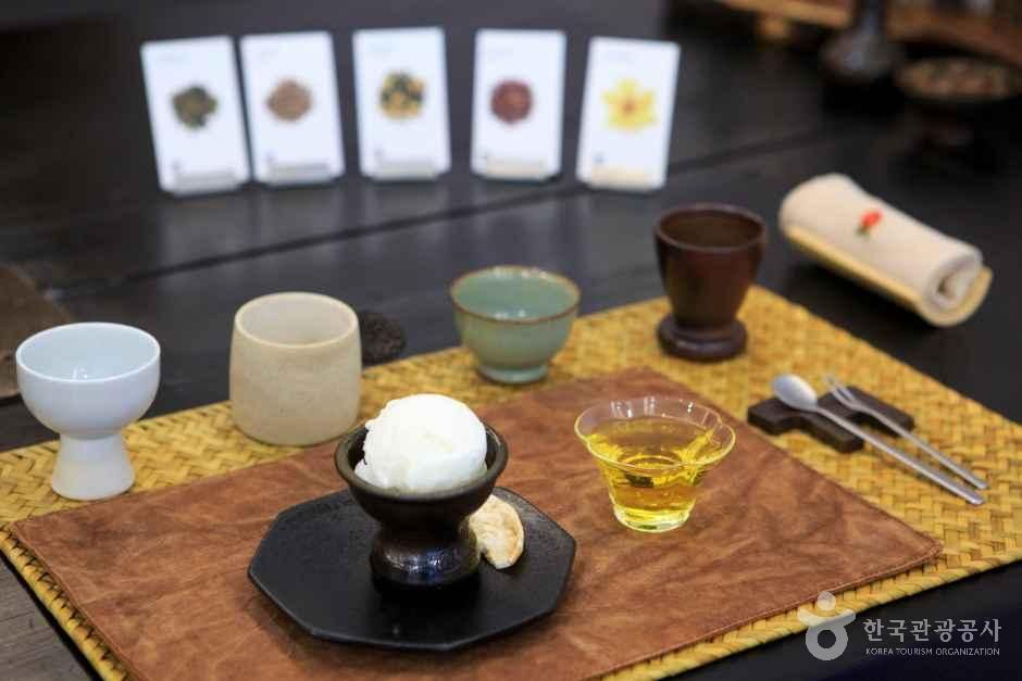 Jeju Premium Tea Course Capturing the Four Seasons of the Island
