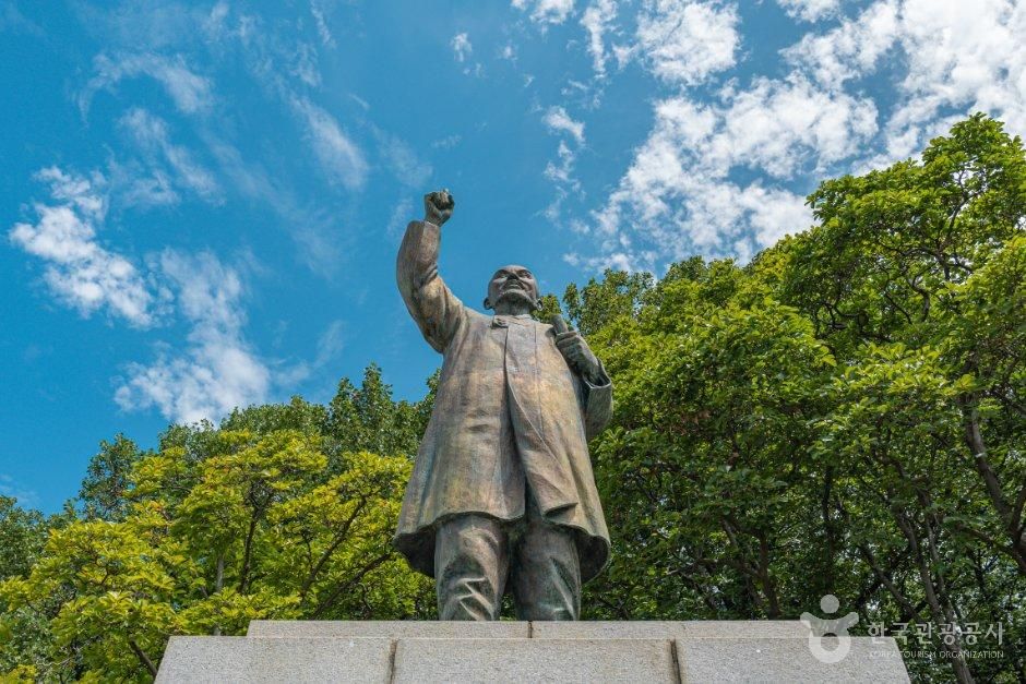 고당조만식선생동상