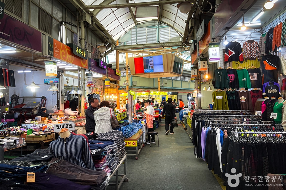 Gwanmun Market