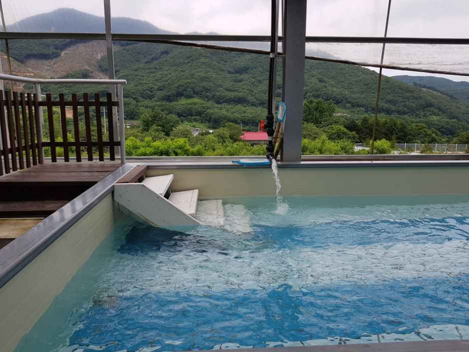 서산_돌꽃펜션_내외부 (2).jpg