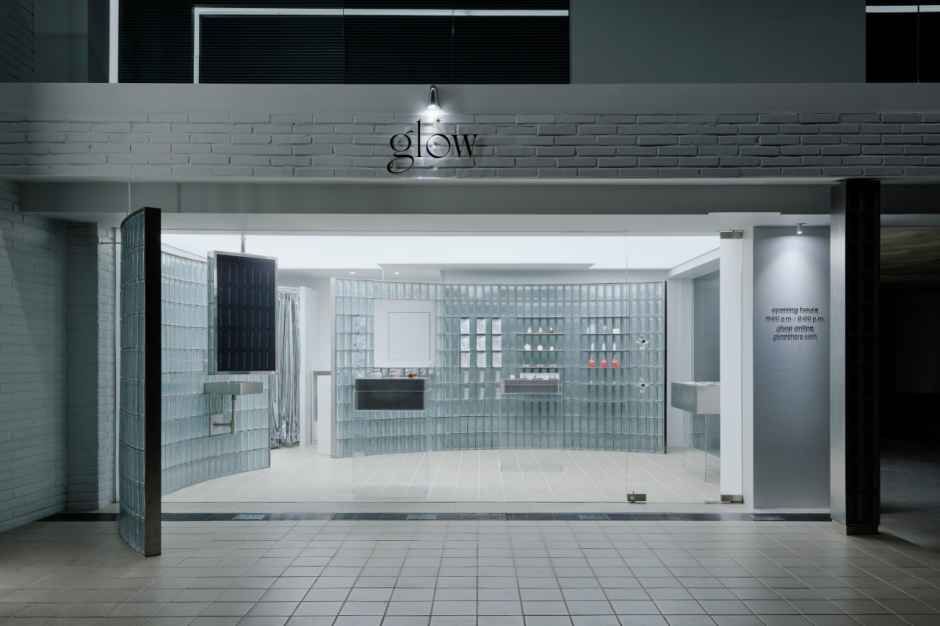[事後免税店]glow（グロー）フラッグシップストア・クリア