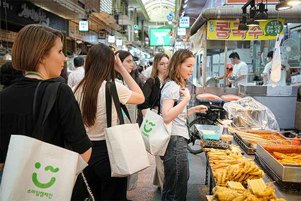 ¡Descubra la amabilidad de los mercados tradicionales de  Corea!
