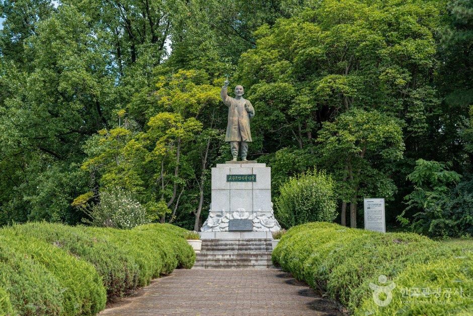 고당조만식선생동상