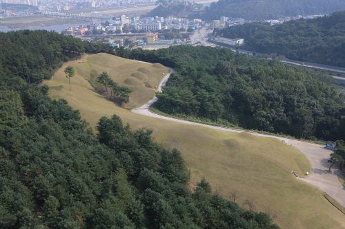 公州武寧王陵と王陵園 [ユネスコ世界遺産（文化遺産）]（공주 무령왕릉