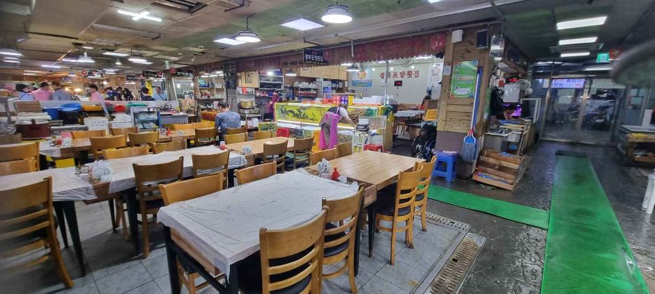 束草観光水産市場 刺身センター