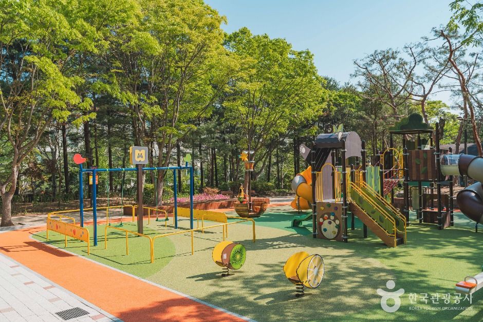 Hansol Neighborhood Park