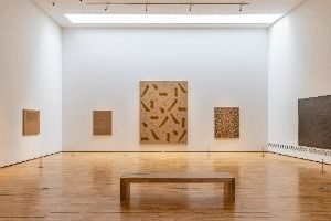 제주도립김창열미술관