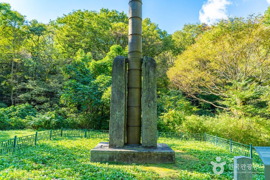Iron Flagpole of Gapsa Temple, Gongju