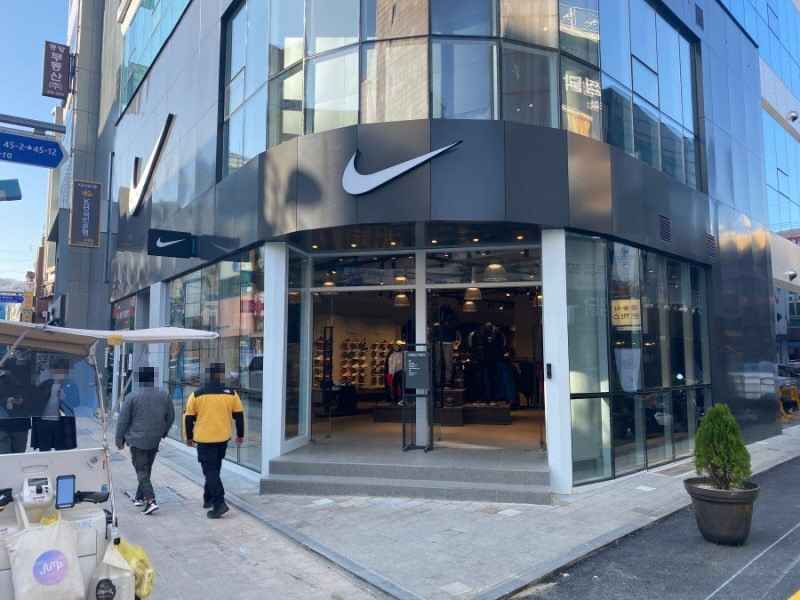[事後免税店]ナイキ・ニュークァンボク（光復）店