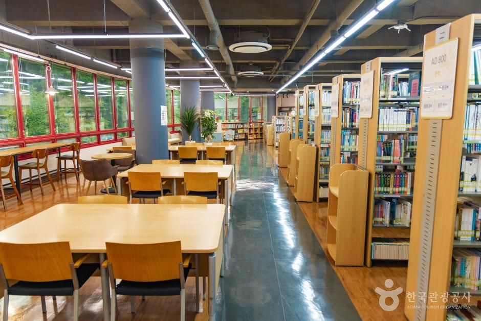 경기_동두천시_동두천꿈나무정보도서관 (3).jpg