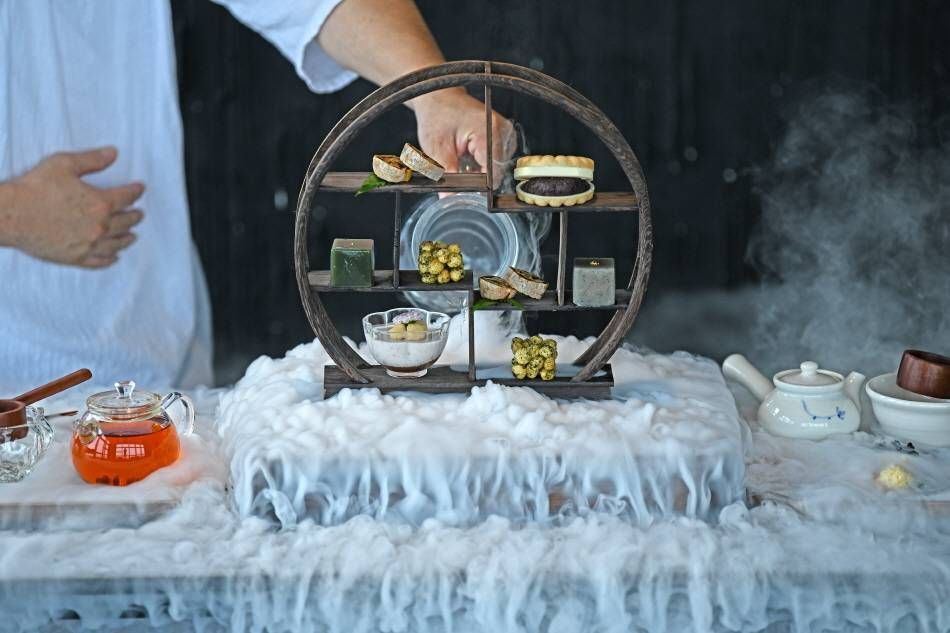 Специальная многоярусная подставка для десертов и крио-шоу с сухим льдом