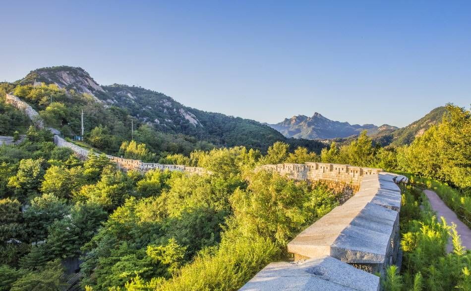 沿舊城郭路開展的仁王山全景
