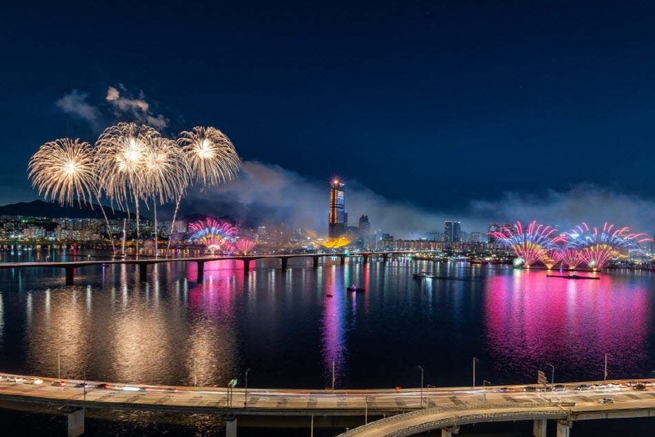 Hanhwa Seoul International Fireworks Festival