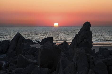 Sunset at Seonnnyeobawi Beach (Credit: Clipart Korea)