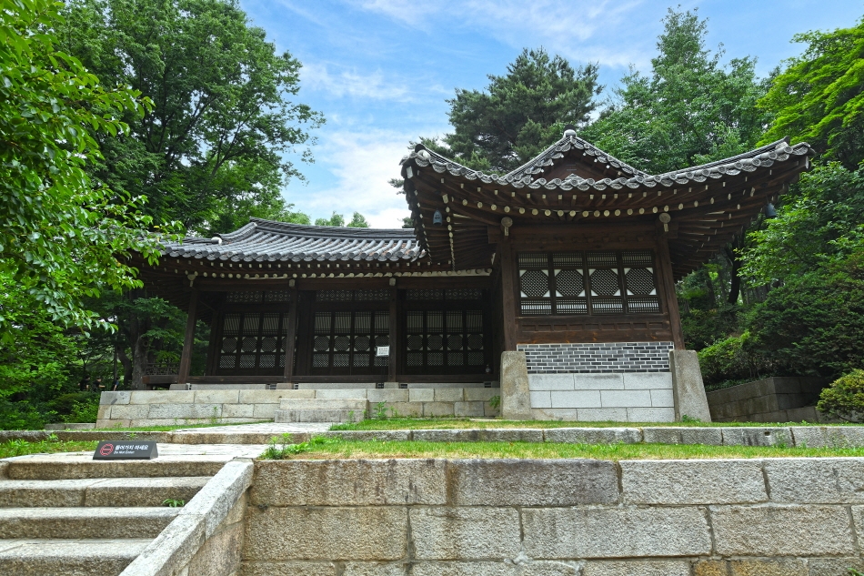 枕流閣是景福宮的附屬建築，為首爾市的有形文化財