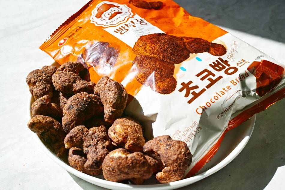 Unwrapped Ppangbujang Chocolate Bread packaging 