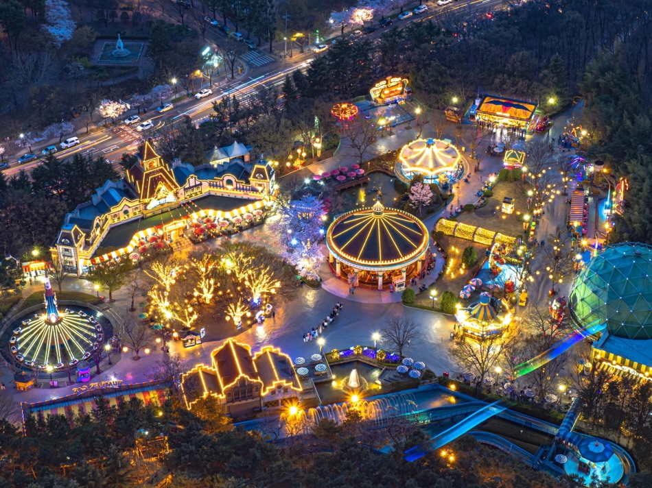 Ночной вид на Фестиваль иллюминации в парке E-World (Источник: фотогалерея Национальной организации туризма Кореи – Ян Чжи Ню, пленка) 