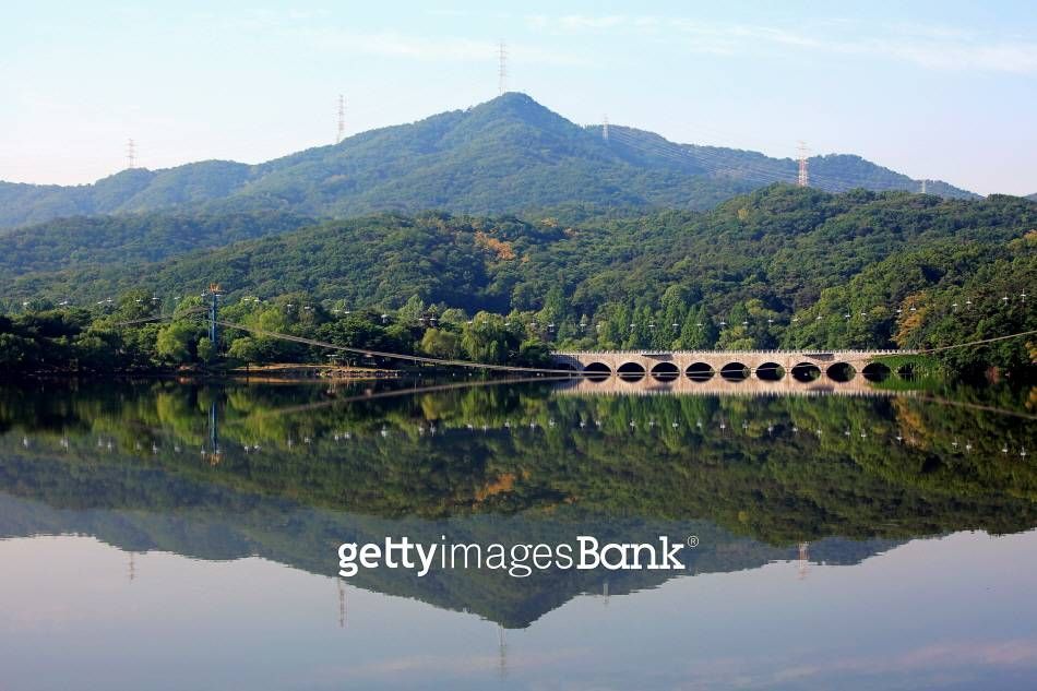 Seoul Grand Park nestled against Cheonggyesan Mountain