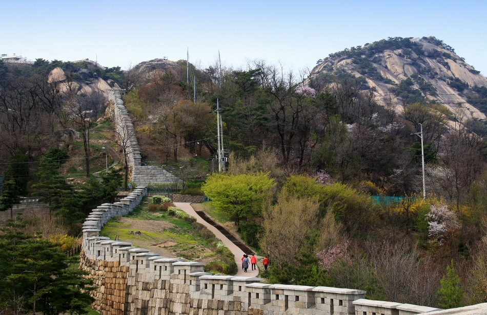 Old city wall stretching out along Inwangsan Mountain