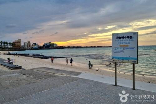 金陵海水浴场