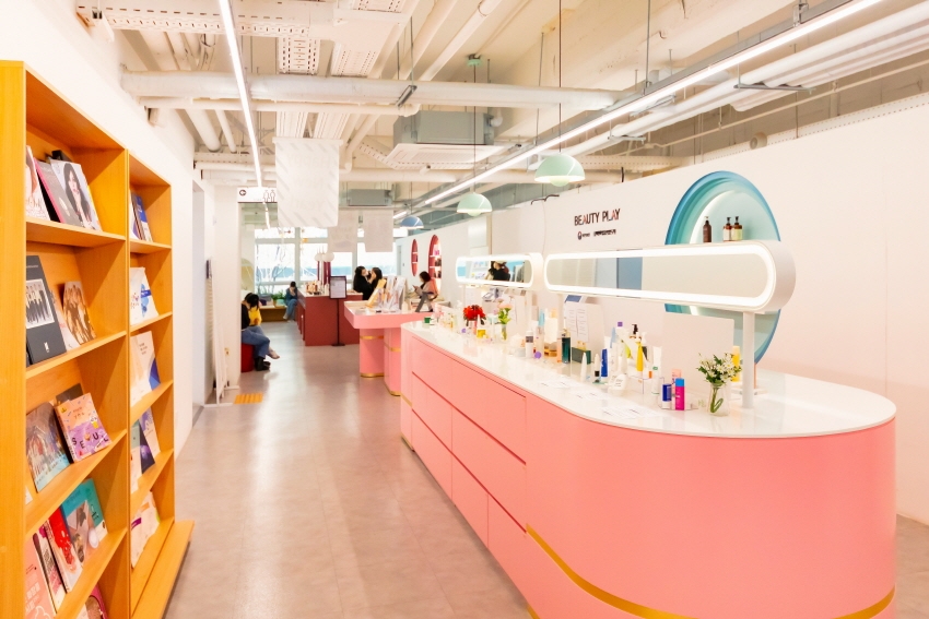 Внутри филиала Beauty Play в районе Мёндон