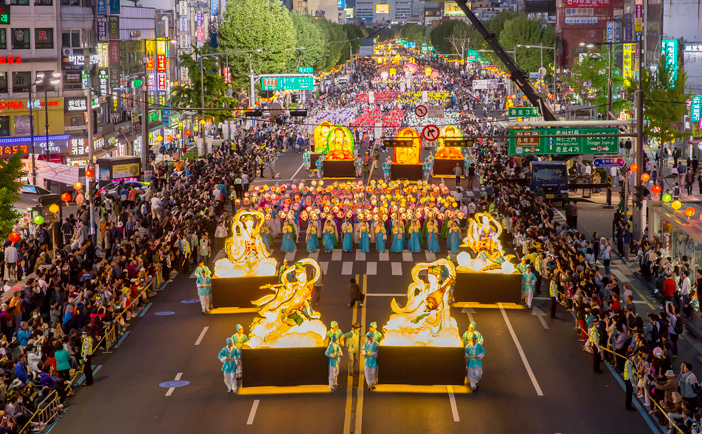 Resultado de imagen para buda korean parade