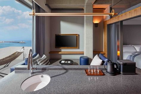 Small ‘Rise Up’ Interior