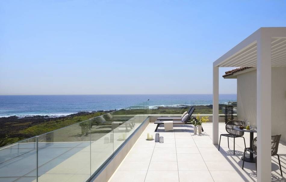 Терраса номера &laquo;Junior Suite&raquo; на курорте ⓒ Haevichi Hotel & Resort