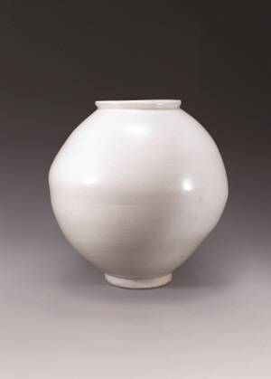 White porcelain Moon Jar