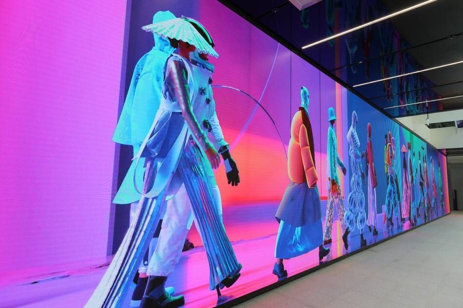 1F HiKR Wall &ndash; Giant LED Screen Fa&ccedil;ade