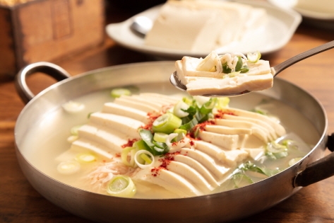 Salted bean curd soup (Credit: Korea Tourism Organization)