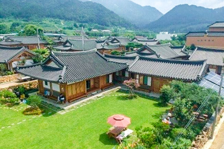  A view of Sagyejeol Haeoreum Hanok Pension