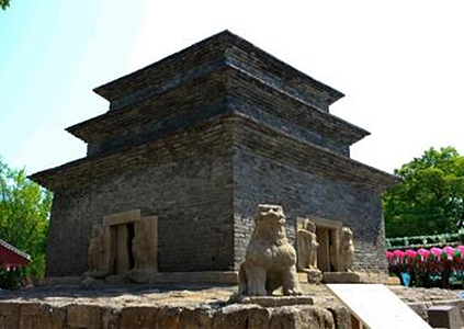 ) Кирпичная каменная пагода в Храме Пунхванса