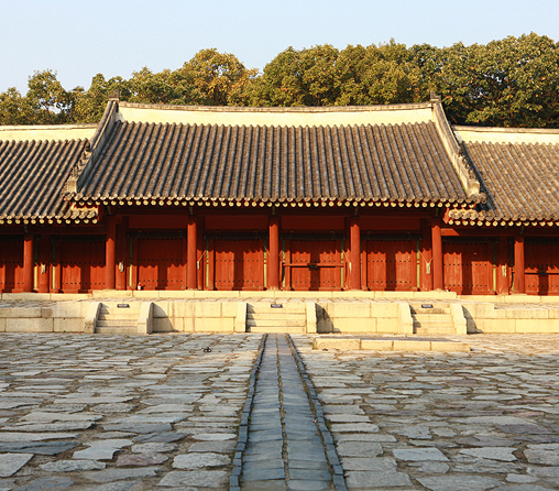 Зал вечного мира и спокойствия Ённёнчжон в Чонмё