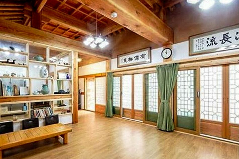 Hanok-style private unit